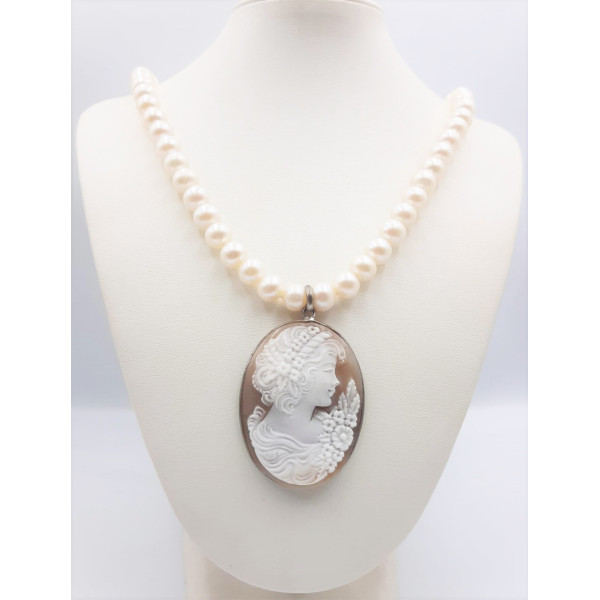 Veneziano G. Collana Donna con perle e cammeo